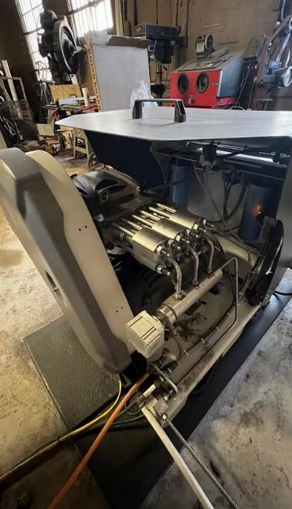 Flow #Mach-200-4020-Pivot-Plus, CNC waterjet cutting system, 6.6' x 13.1' table, 30 HP pump, 60,000 PSI - Image 4