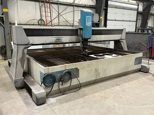 Flow #Mach-4-4030c, CNC waterjet cutting system, 10.2' x 13.1' table, 50 HP pump, 60,000 PSI, Flowmaster - Image 2