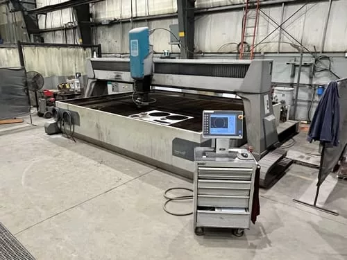 Flow #Mach-4-4030c, CNC waterjet cutting system, 10.2' x 13.1' table, 50 HP pump, 60,000 PSI, Flowmaster - Image 3