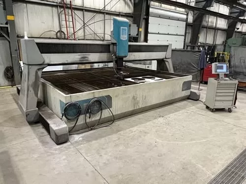 Flow #Mach-4-4030c, CNC waterjet cutting system, 10.2' x 13.1' table, 50 HP pump, 60,000 PSI, Flowmaster - Image 4