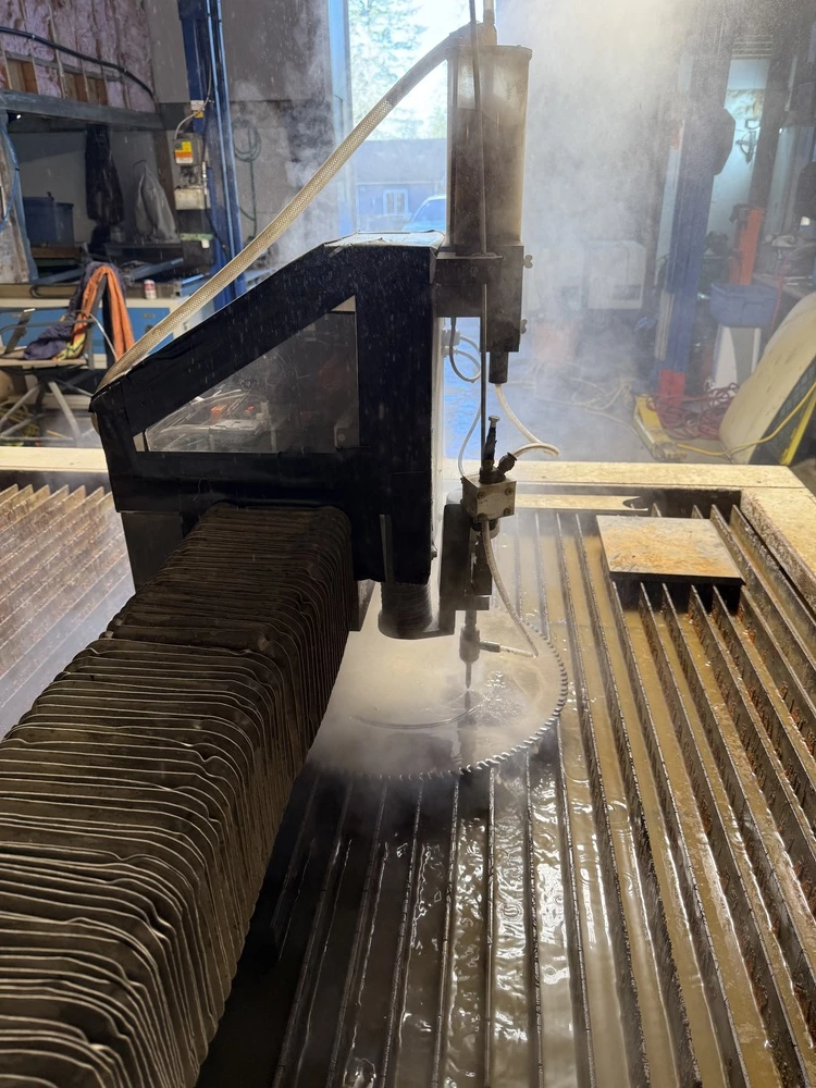 Multicam #V-Series, CNC waterjet cutting system, 5' x 10' table, 30 HP pump, 60,000 PSI, 2012 - Image 3