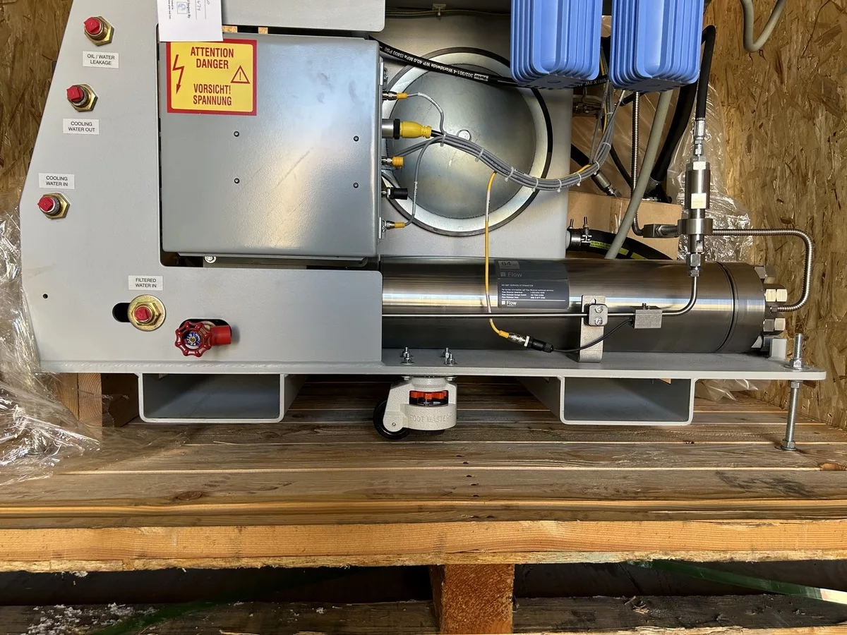 Flow #50iS, waterjet intensifier pump, 50 HP, 60,000 PSI, 2019, Never Used - Image 4