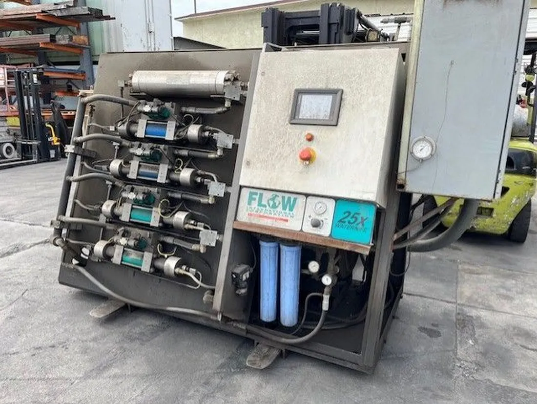 Flow #Waterknife-25X, waterjet intensifier pump, 200 HP, 60,000 PSI, 2006 - Image 1