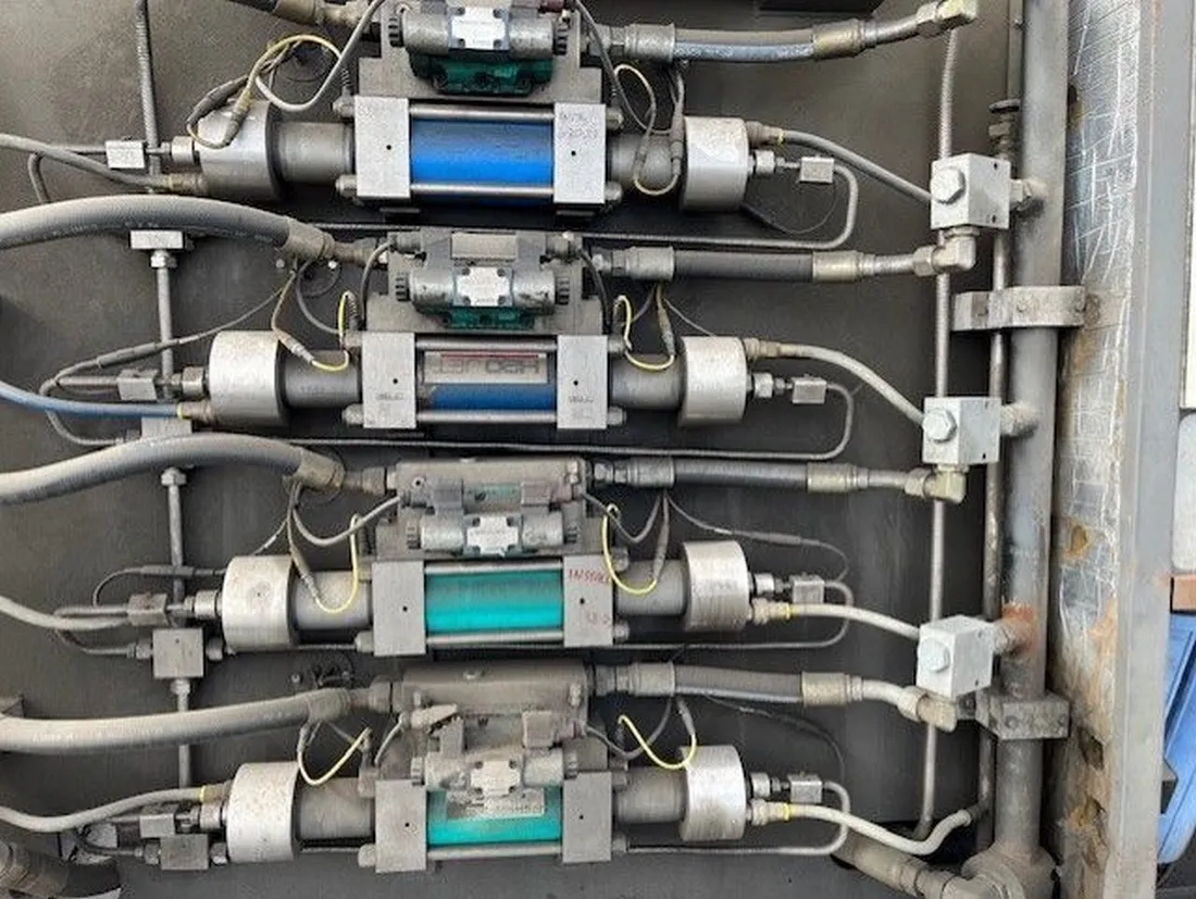 Flow #Waterknife-25X, waterjet intensifier pump, 200 HP, 60,000 PSI, 2006 - Image 4