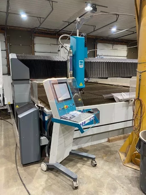Flow #Mach-500-4060, CNC waterjet cutting system, 13.6' x 20' table, 50 HP pump, 94,000 PSI, Flow PC Based - Image 1