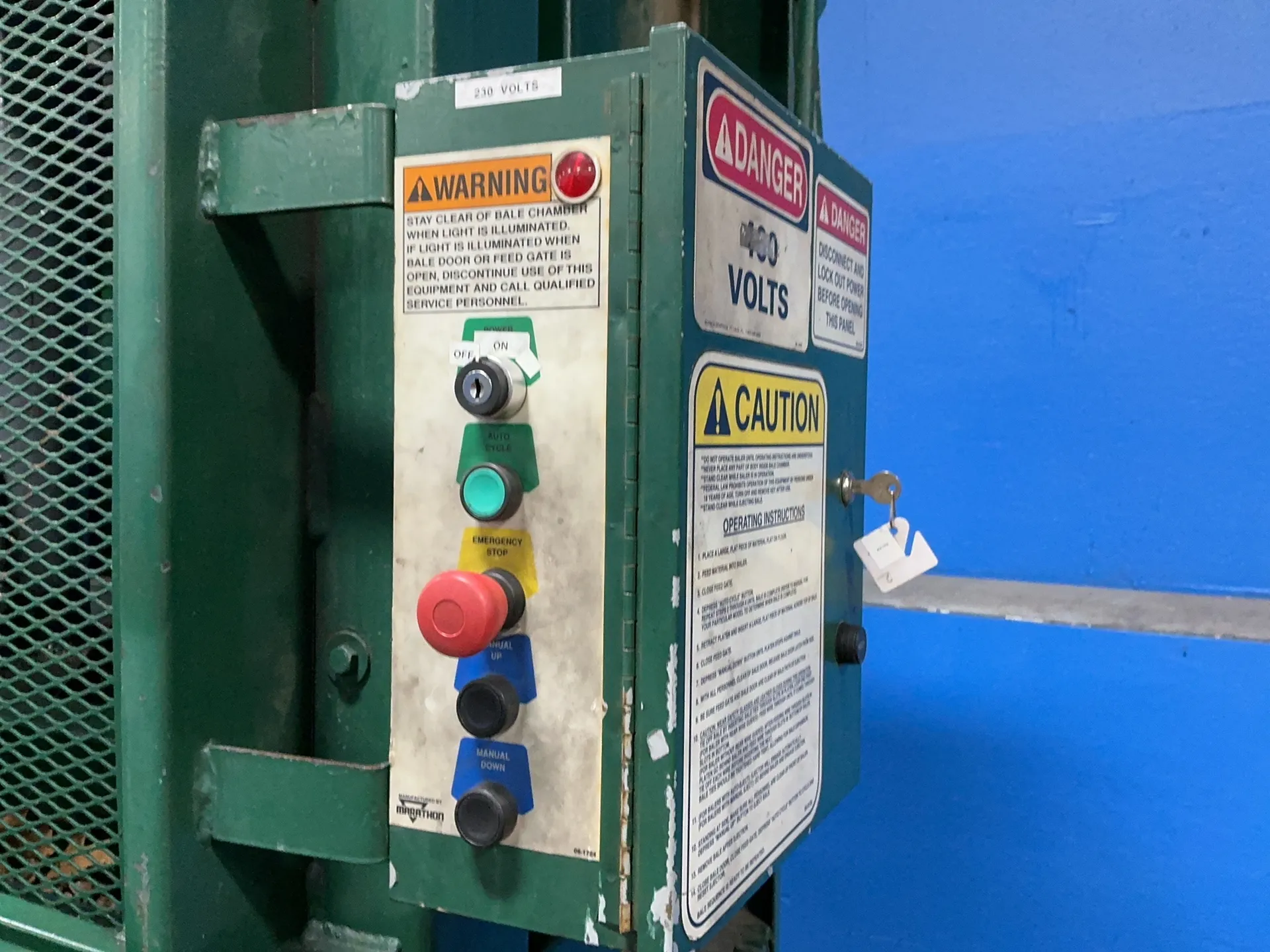 30" x 60" x 35" Marathon #V-6030 04, Vertical Baler - Image 2