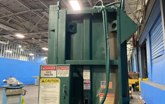 30" x 60" x 35" Marathon #V-6030 04, Vertical Baler - Image 7