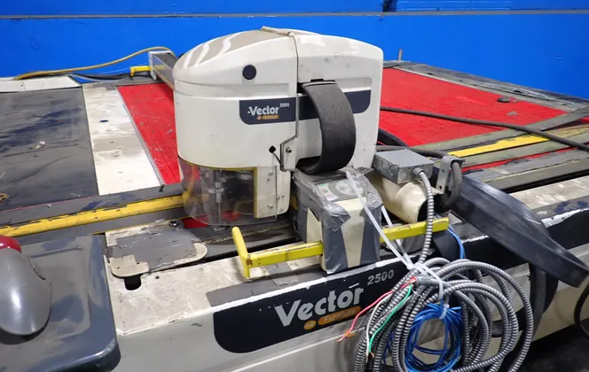 Lectra #Vector 2500 / VT25FURNITURE71, Automated Table Plotter Cutter, 10 A, 75" x 140", 2005 - Image 9