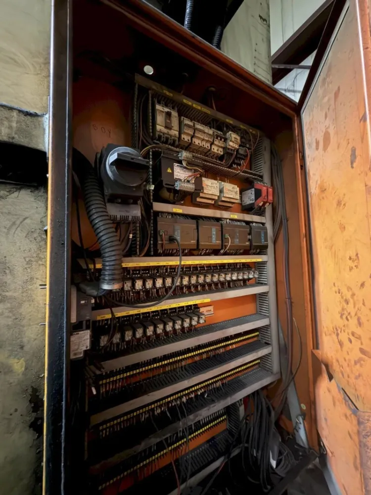 200 Ton, Sutherland #Mark-220, Gap Frame Press, 3.94" Stroke Length, 19.69" Die Height, 4.33" Slide Adj., 25 - Image 5