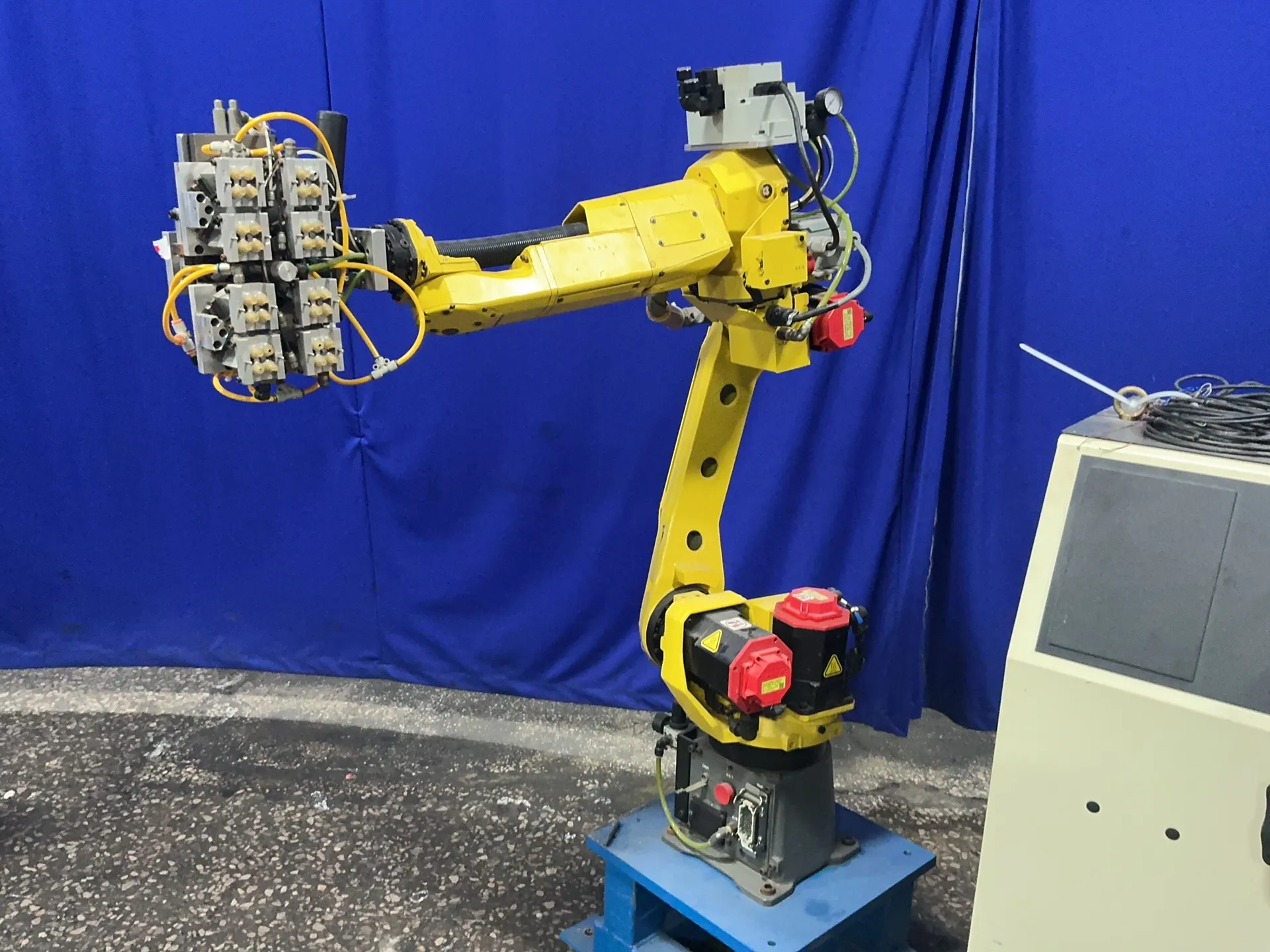 Fanuc M-10iA, Industrial Robot, Teach Pendant, Light Curtains, 2011 - Image 3