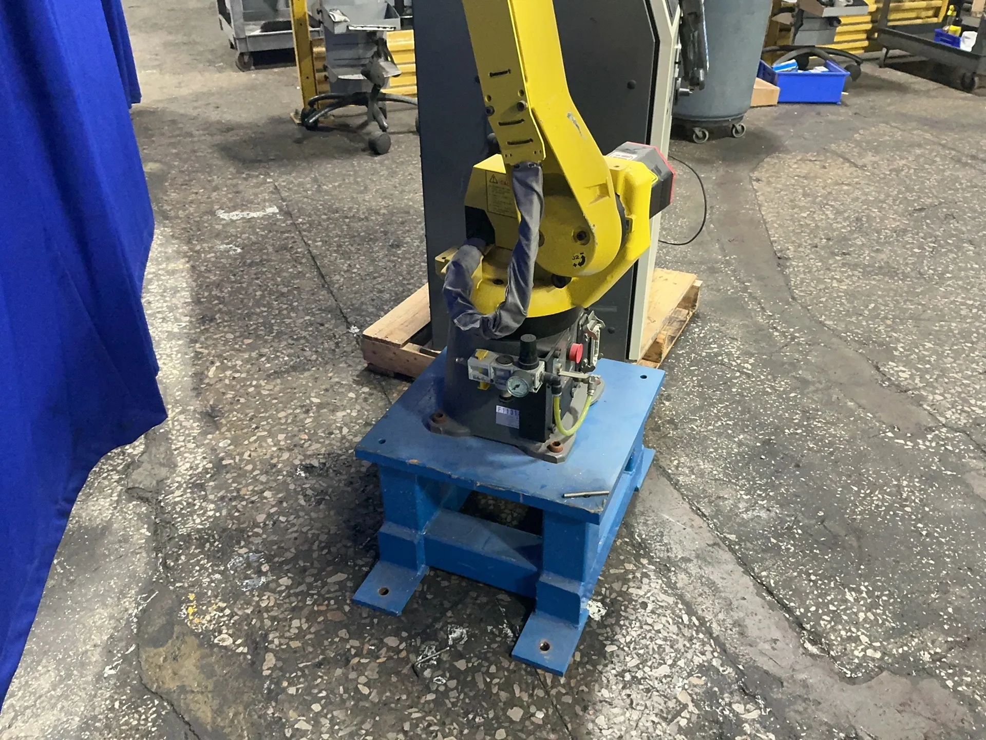 Fanuc M-10iA, Industrial Robot, Teach Pendant, Light Curtains, 2011 - Image 6