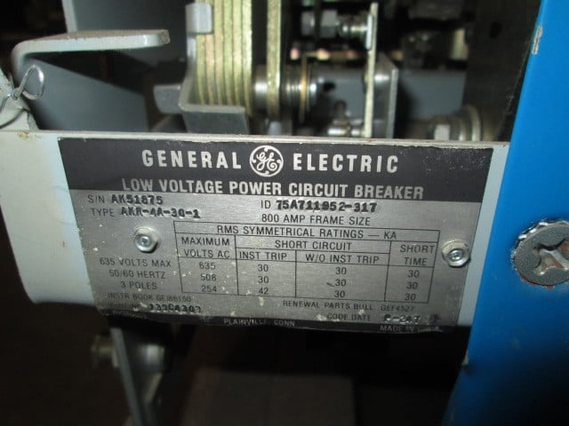 800 Amps, General Electric, akr- 4a-30-1, electrically operated, manually operated, drawout - Image 2