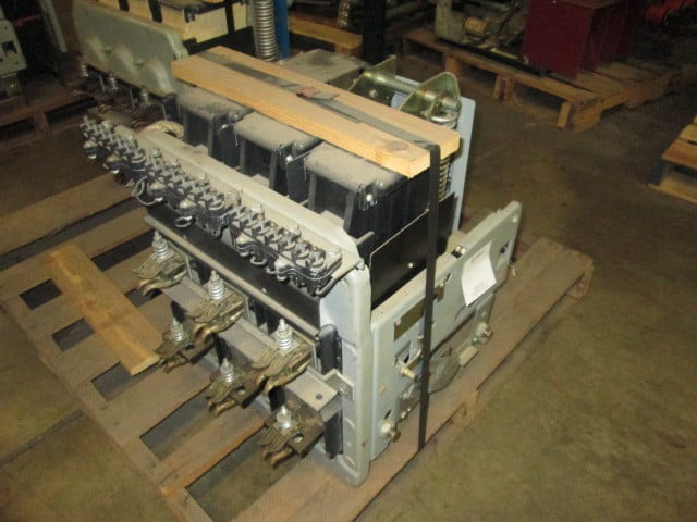 800 Amps, General Electric, akr- 4a-30-1, electrically operated, manually operated, drawout - Image 3