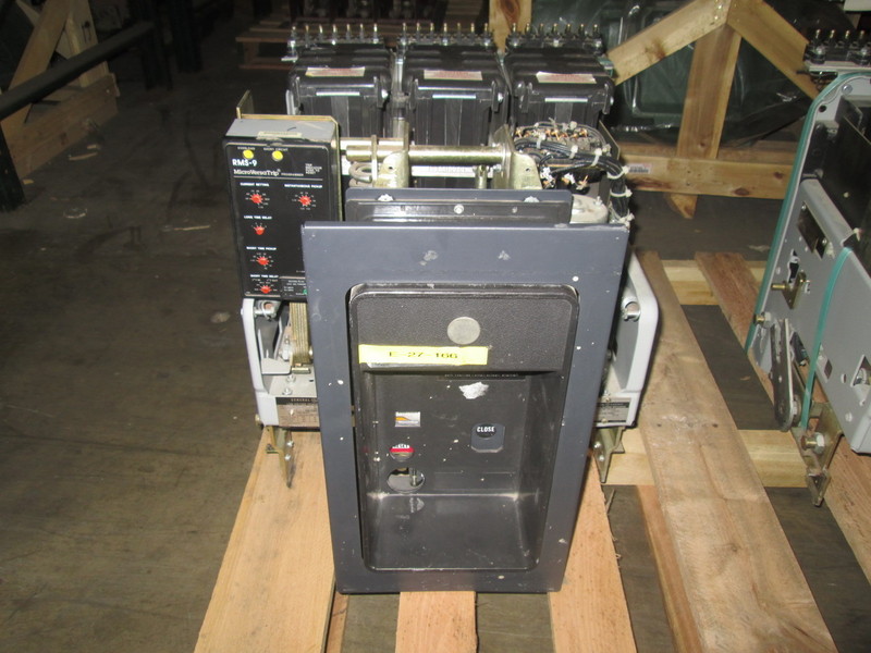 800 Amps, General Electric, akr- 7d-30, electrically operated, drawout, No Trip Unit - Image 1
