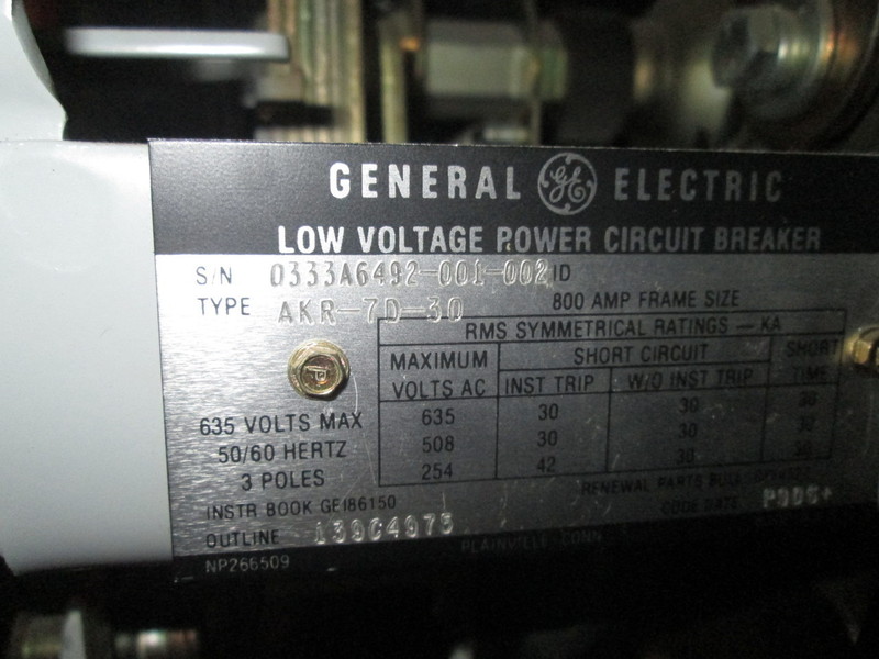 800 Amps, General Electric, akr- 7d-30, electrically operated, drawout, No Trip Unit - Image 2