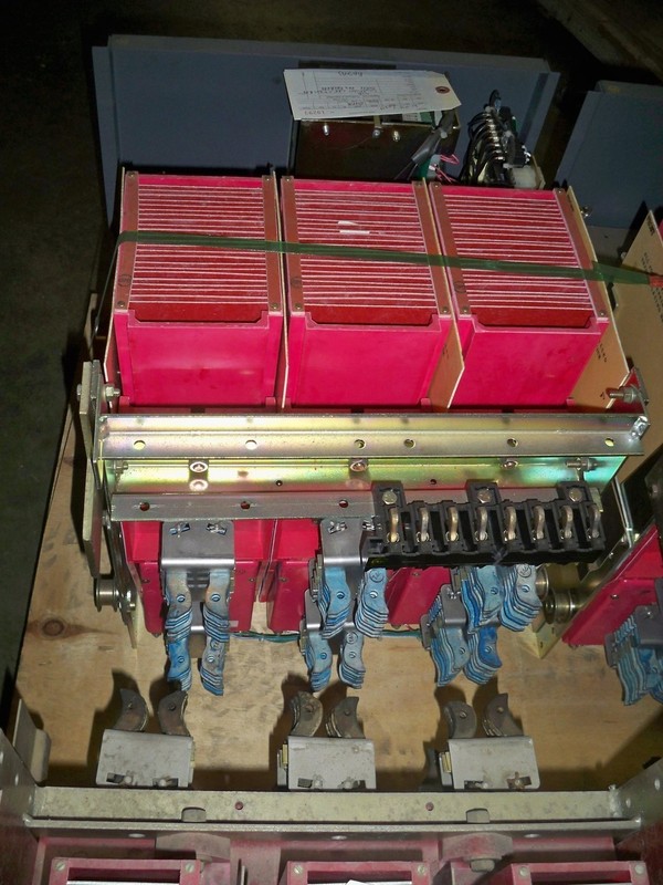 800 Amps, Westinghouse, DS-206H, manually operated, drawout - Image 4