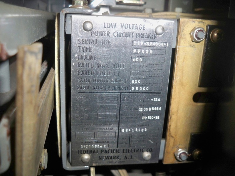 800 Amps, Federal Pacific, FPS-25, manually operated, drawout, w/cell - Image 2
