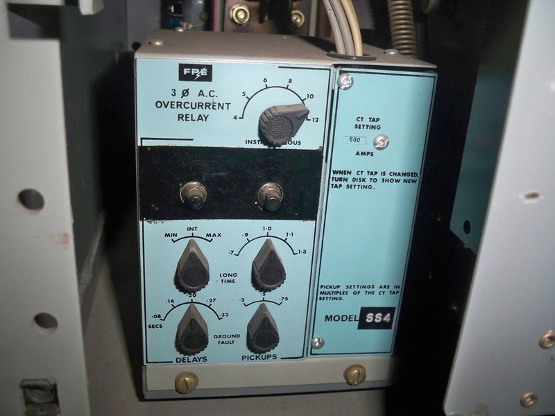 800 Amps, Federal Pacific, FPS-25, manually operated, drawout, w/cell - Image 3