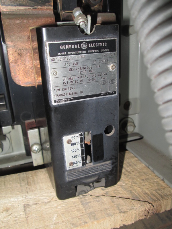 1600 Amps, General Electric, AK-1-50-5, manually operated, drawout - Image 3