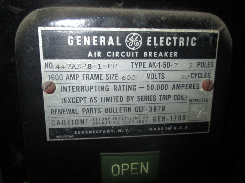 1600 Amps, General Electric, AK-1-50-7, manually operated, drawout, w/AC-PRO - Image 2