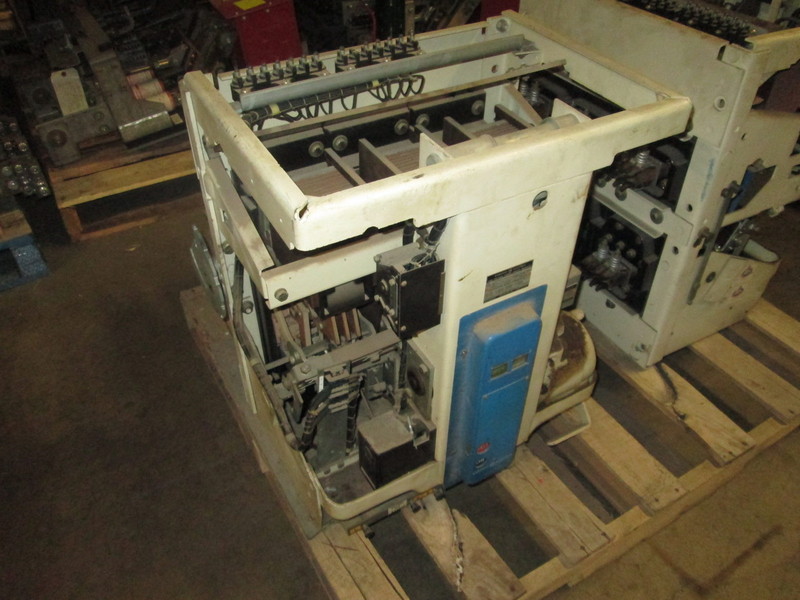 1600 Amps, General Electric, AKU-2-50-2, electrically operated, manually operated, drawout, 2000A fuses - Image 1
