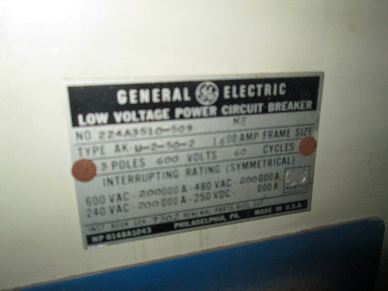 1600 Amps, General Electric, AKU-2-50-2, electrically operated, manually operated, drawout, 2000A fuses - Image 2