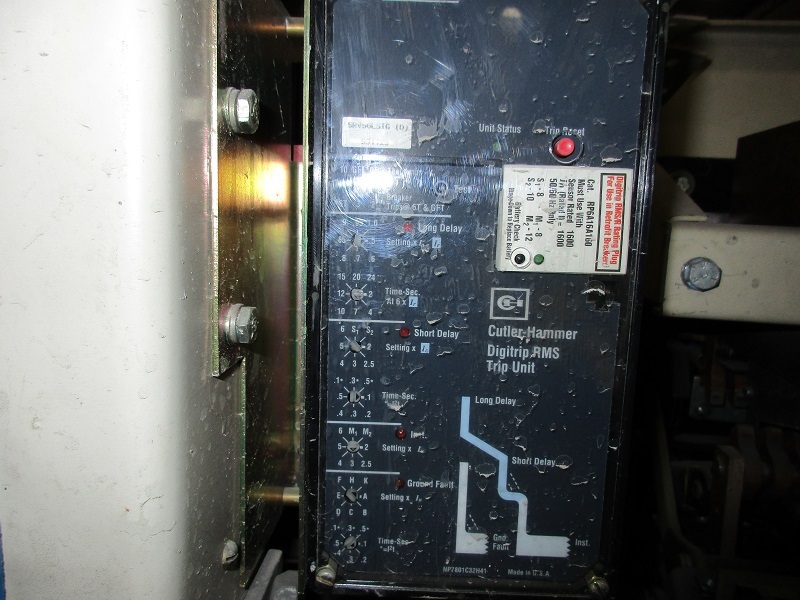 1600 Amps, General Electric, AKU-2-50-2, electrically operated, manually operated, drawout, 2000A fuses - Image 6