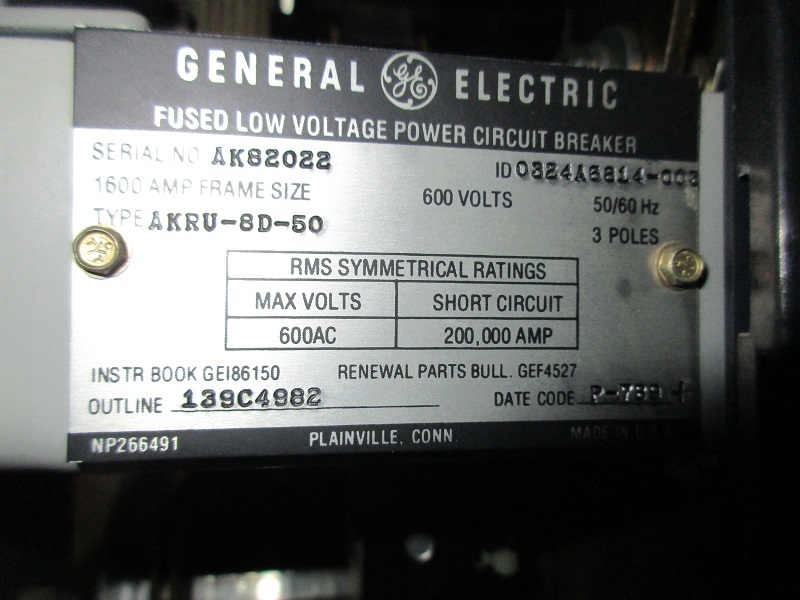 1600 Amps, General Electric, akru- 8d-50, manually operated, drawout, 1200A fuses - Image 2