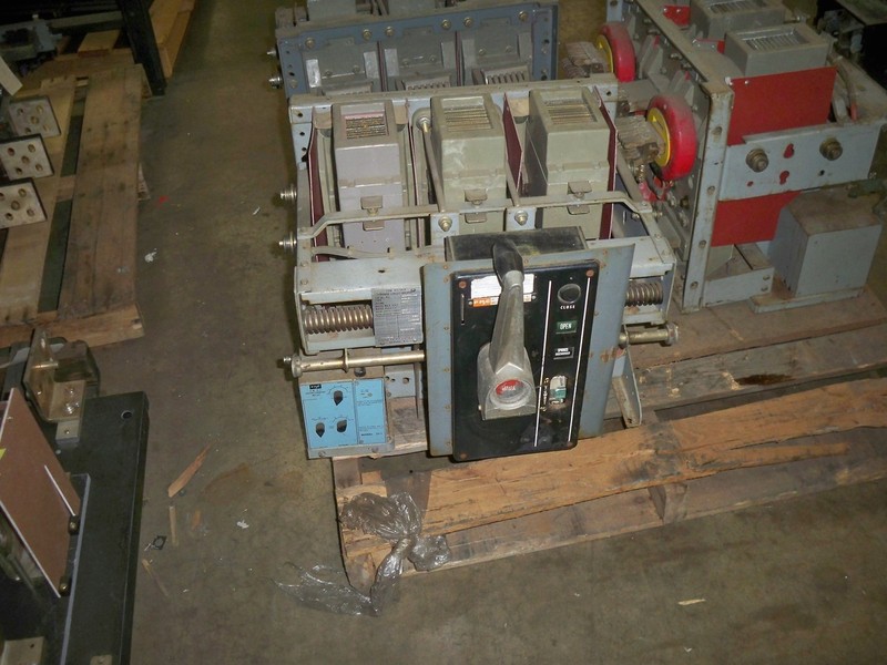 1600 Amps, Federal Pacific, FPS-50, manually operated, drawout, AC Pro Trip Unit - Image 1