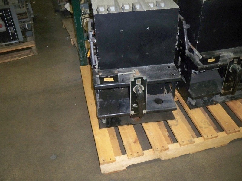 1600 Amps, Federal Pacific, DMP-50, manually operated, drawout - Image 1