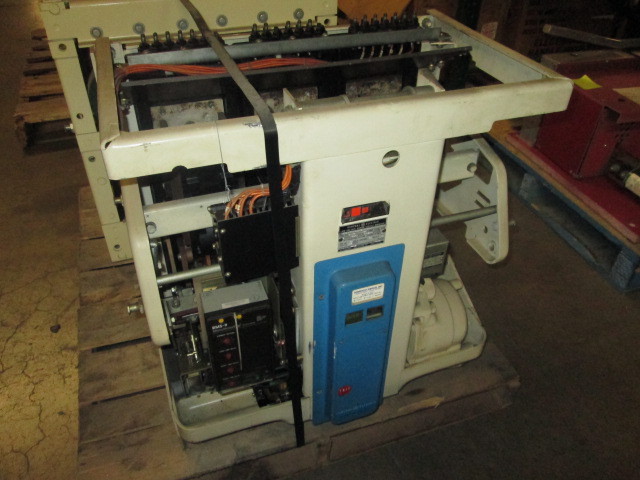 3000 Amps, General Electric, ak- 3a-75, electrically operated, manually operated, drawout - Image 1
