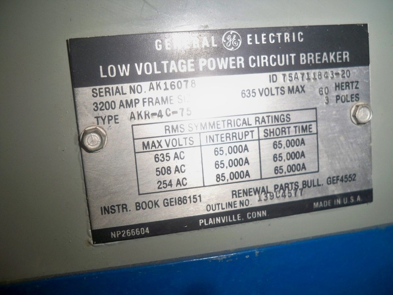 3200 Amps, General Electric, akr- 4c-75, electrically operated, drawout - Image 2