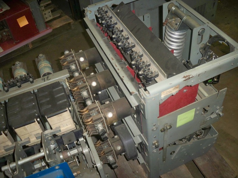 3200 Amps, General Electric, akr- 4c-75, electrically operated, drawout - Image 3