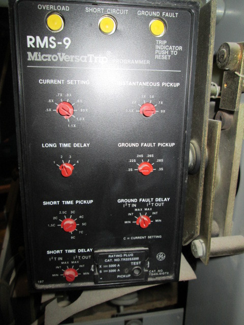 3200 Amps, General Electric, akr- 7c-75, manually operated, drawout - Image 3