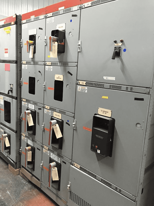 4000 Amps, General Electric, akr- 8d-100, electrically operated, drawout, w/Gear - Image 4