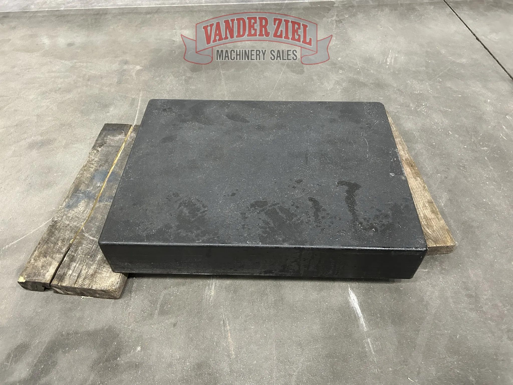 18" x 2 4" x 4" Granite Surface Combustion Plate - Image 1