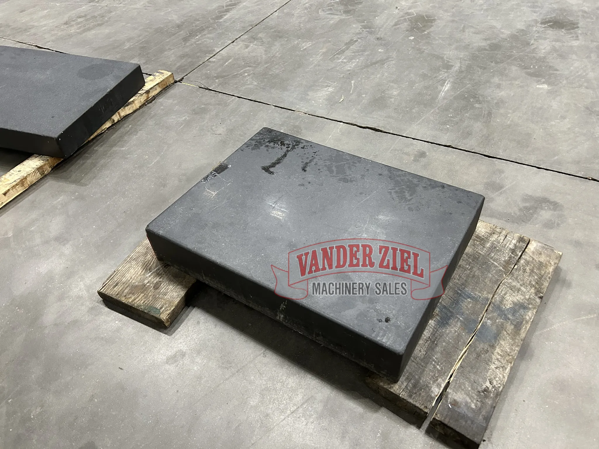 18" x 2 4" x 4" Granite Surface Combustion Plate - Image 2