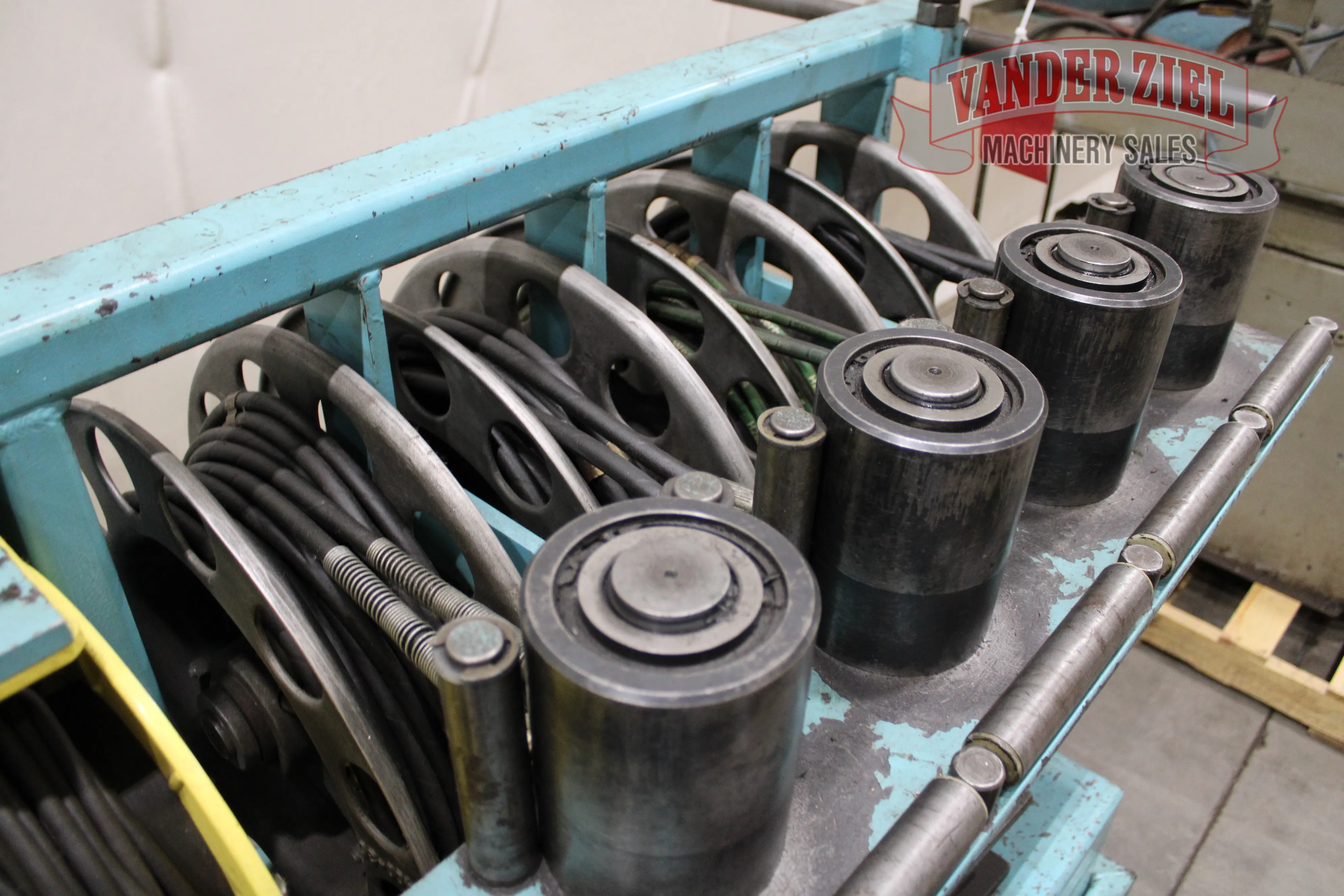 Modern 80,000 lb. Hydraulic Die Separator - Image 2