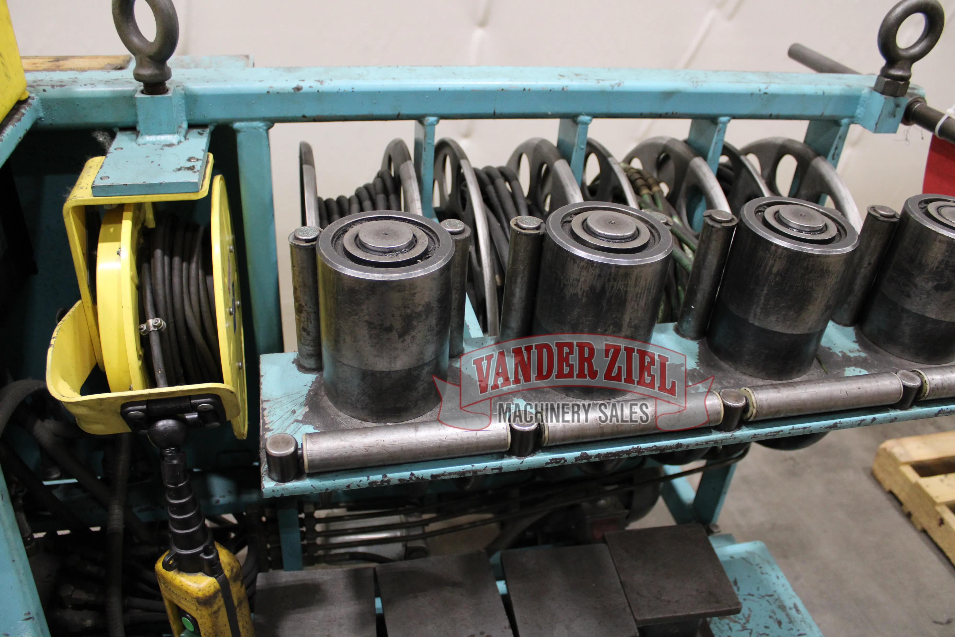 Modern 80,000 lb. Hydraulic Die Separator - Image 3