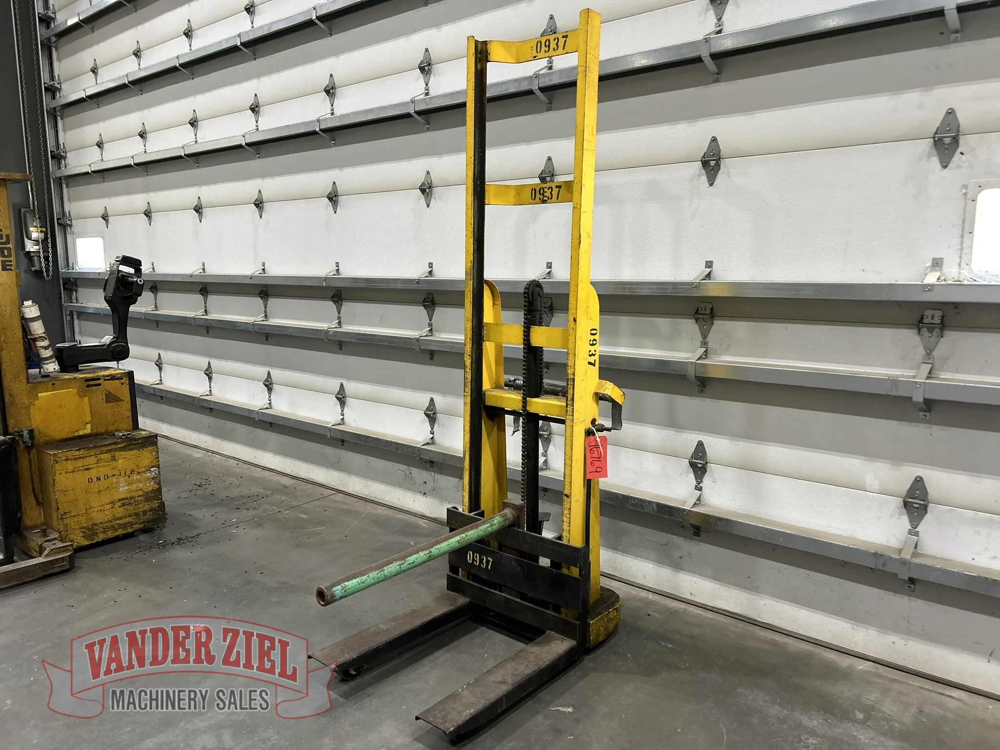 1,000 lb. Big Joe #2178, Hydraulic Stacker - Image 1