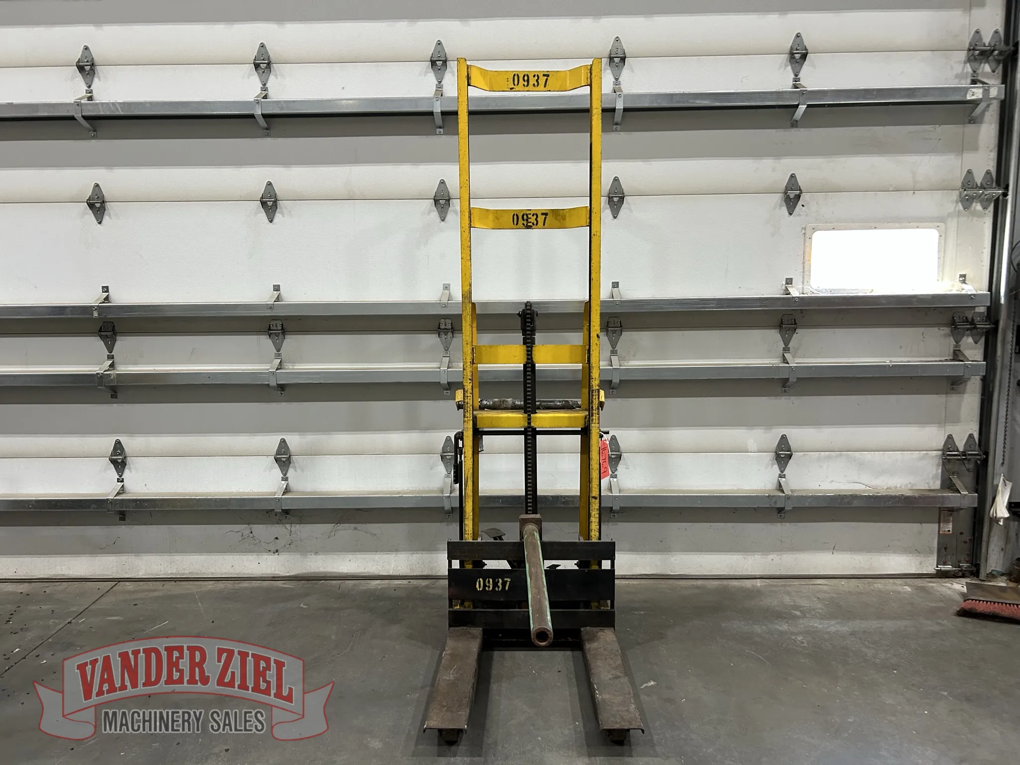 1,000 lb. Big Joe #2178, Hydraulic Stacker - Image 2