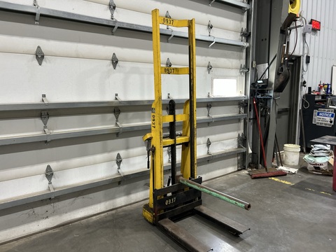1,000 lb. Big Joe #2178, Hydraulic Stacker - Image 3