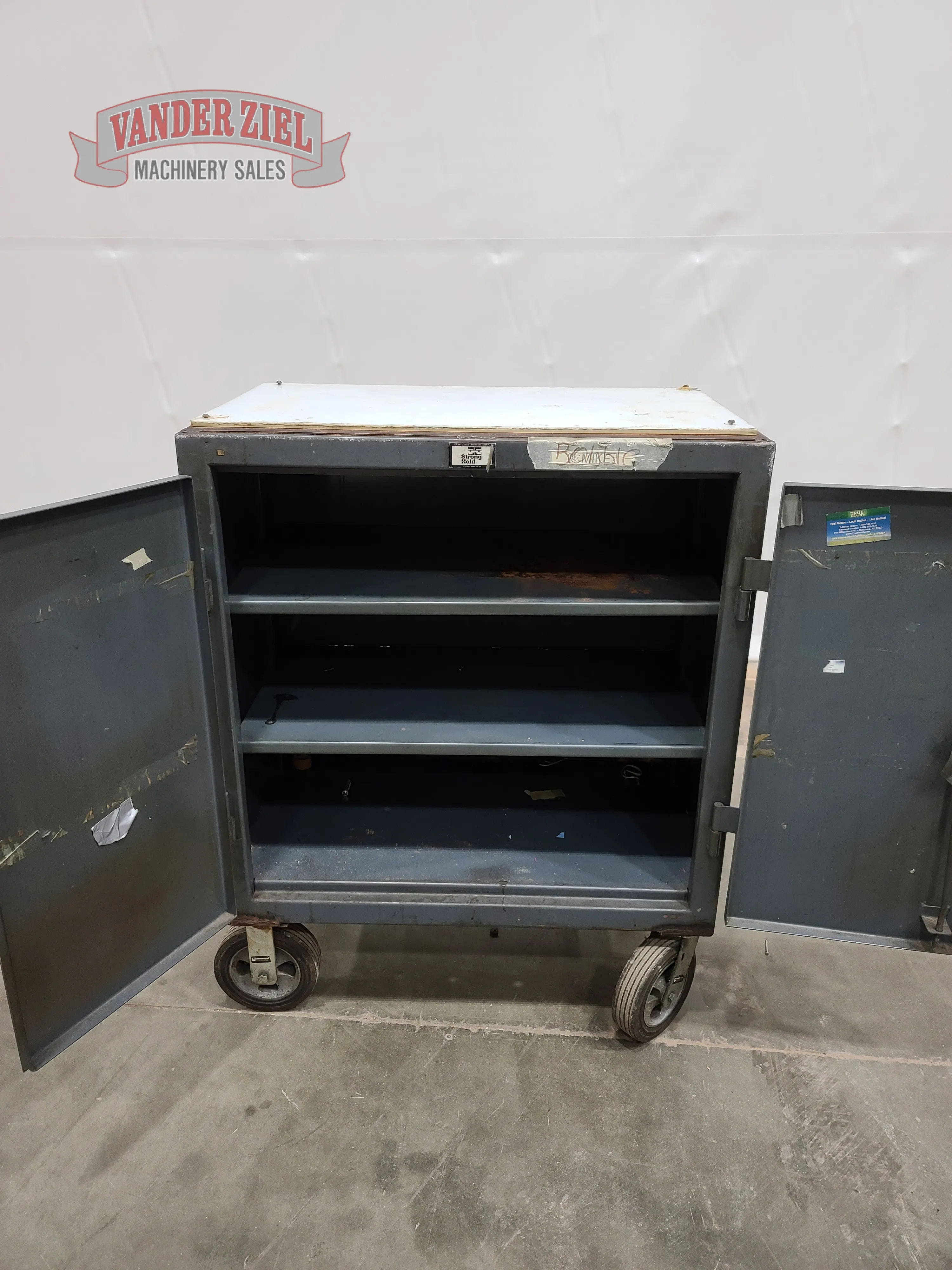 36" x 20" x 36" Stronghold Two Door Cabinet - Image 4