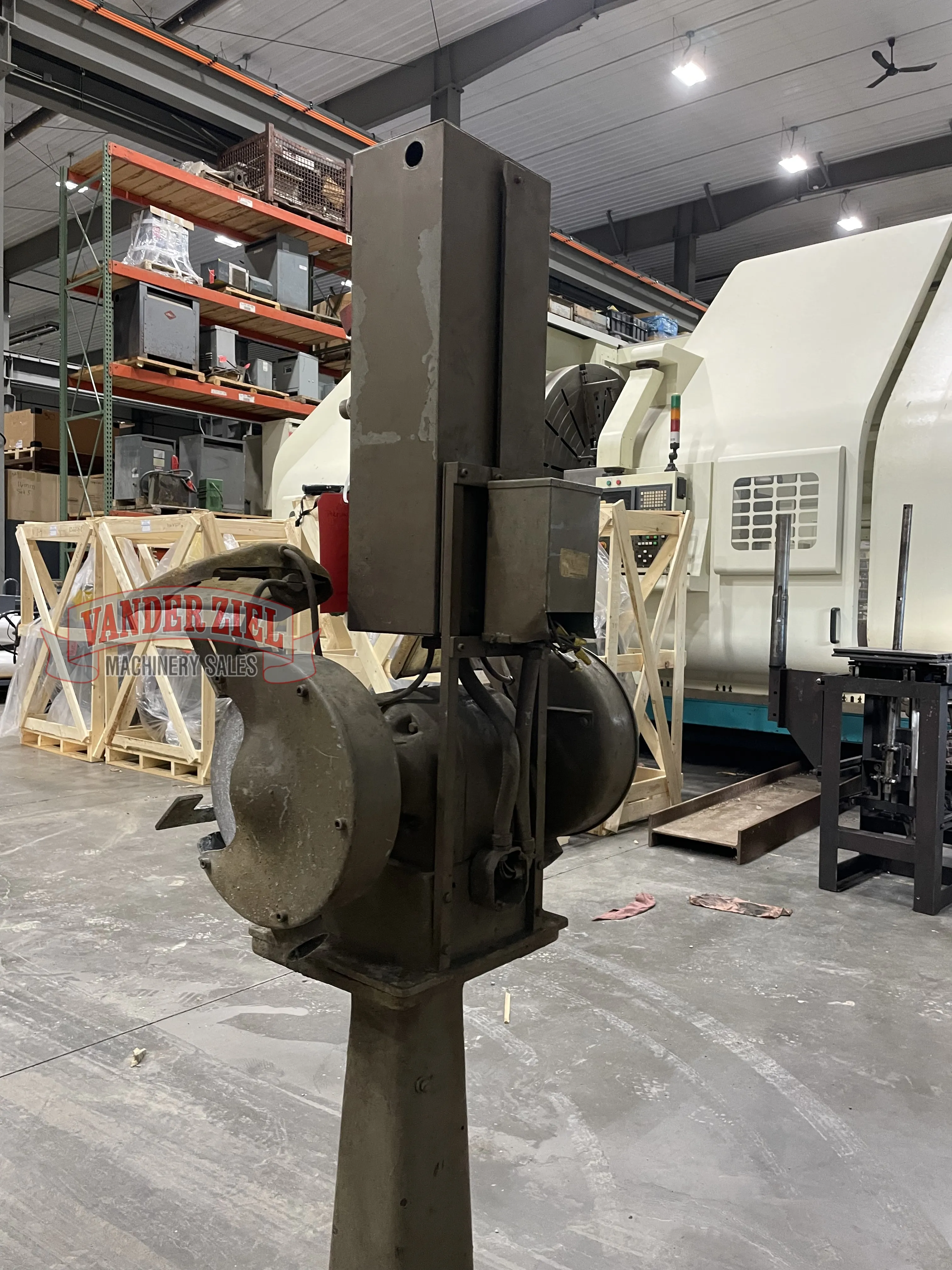 10" Black & Decker Pedestal Grinder, Ball Bearing - Image 3