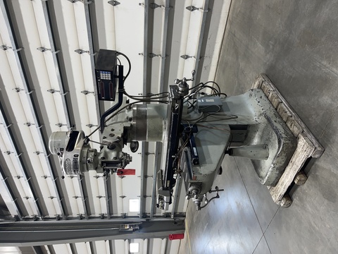 Bridgeport Step Pulley Vertical Knee Mill, 9" x 42" Table, 1 HP, R8, Powerfeed, 2-Axis digital read out, 4" - Image 2