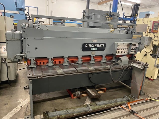 10 gauge x 8' Cincinnati #1008, Mechanical Power Squaring Shear, 24" Back Gauge, 65 SPM, 5 HP, automatic lube - Image 1