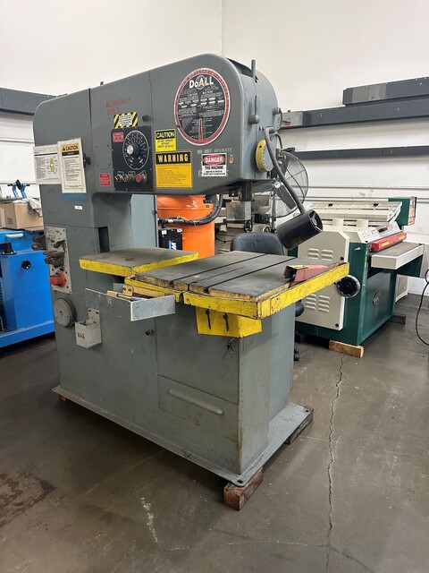 36" x 13" Doall #3613-20, Vertical Bandsaw, 1/16"-1" x 125" band, 5-5200 FPM, 3 HP, blade welder & grinder - Image 7