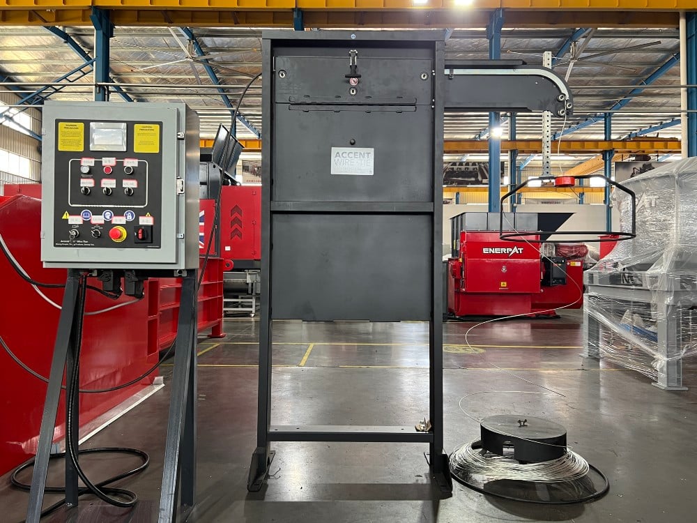 Enerpat, 2-Ram Horizontal Baler, 55 kW, 62" 46" 31" Bale, 15-Second Cycle Time, NEW - Image 2