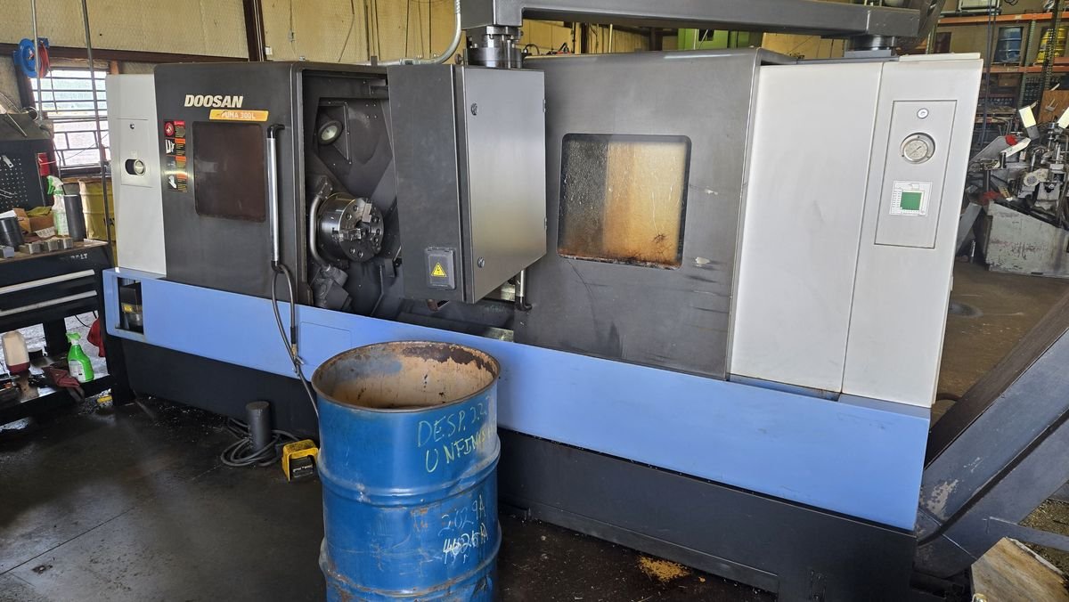 Daewoo Doosan #Puma-300LC, CNC lathe, Fanuc 21iTB, 23.2" swing, 50.4" centers, 12" chuck, 4" bar, 2007 - Image 1