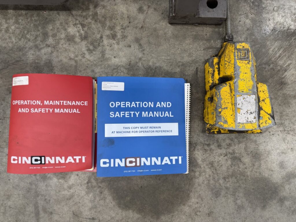 135 Ton, Cincinnati #135CBx8, CNC hydraulic press brake, 10' overall, 102" between housing, 8" stroke, Hurco - Image 7